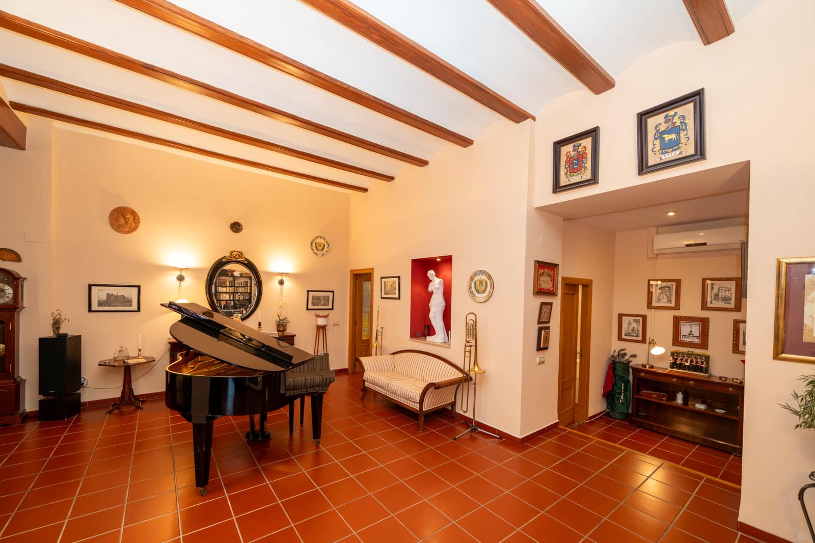 5 bedroom Townhouse for sale in Betera - € 849,750 (Ref: 8887001)