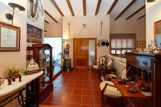 5 soveværelse Byhus til salg i Bétera - € 849.750 (Ref: 8887001)