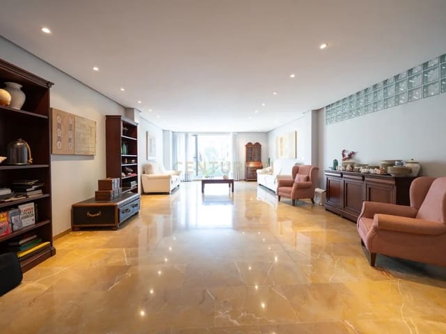 3 bedroom Apartment for sale in Sant Francesc, Valencia city with garage - € 1,200,000 (Ref: 9130566)