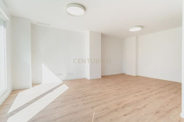 4 bedroom Flat for sale in Malilla, Valencia city with pool garage - € 599,000 (Ref: 9191539)