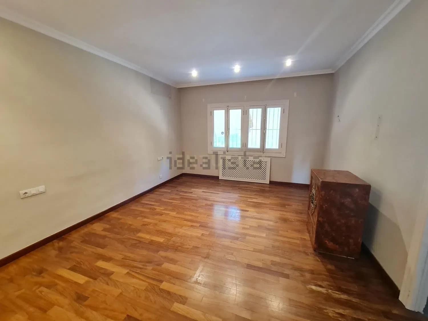 3 bedroom Villa for sale in Paterna with garage - € 830,000 (Ref: 9191597)