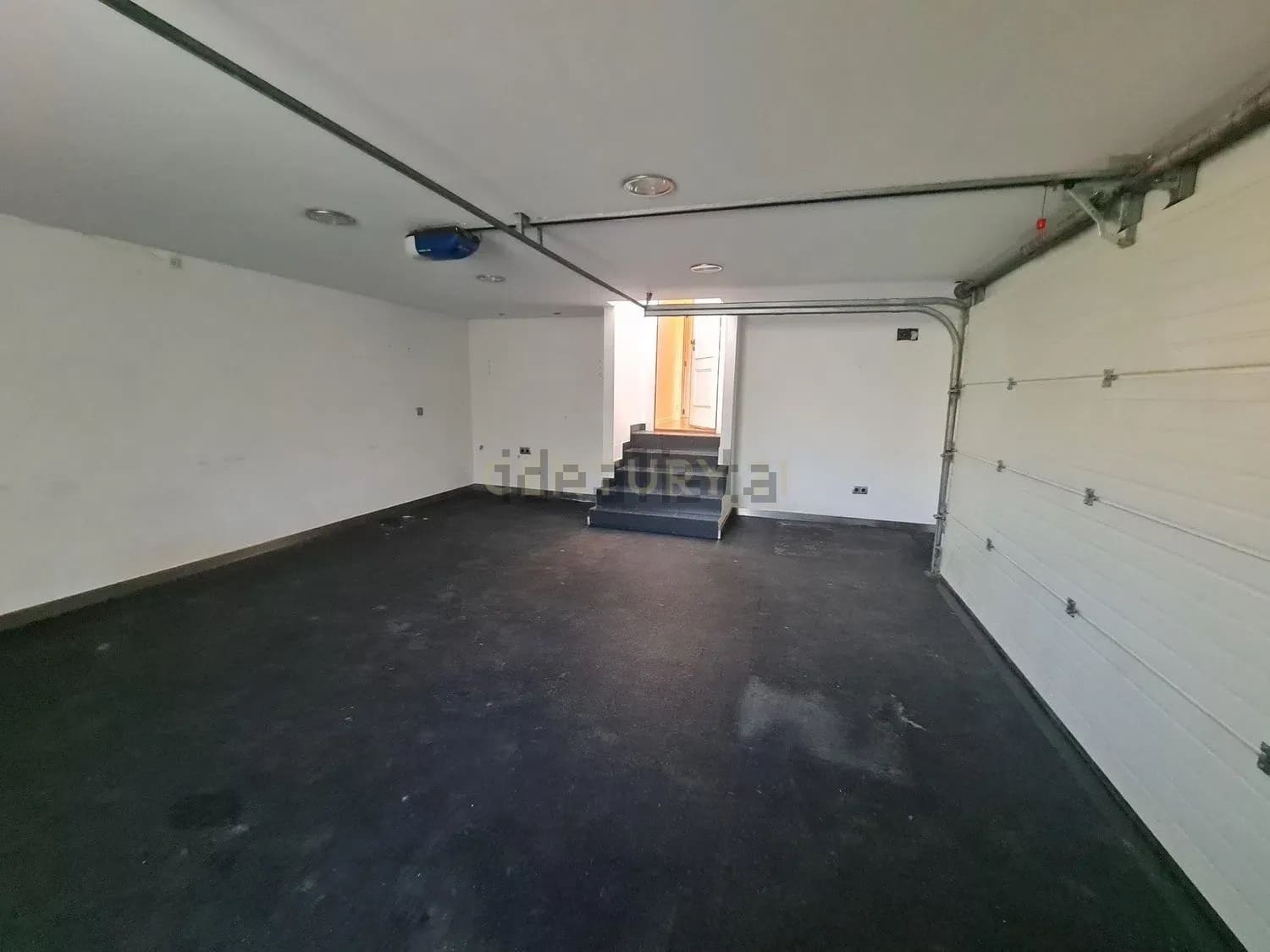 3 bedroom Villa for sale in Paterna with garage - € 830,000 (Ref: 9191597)