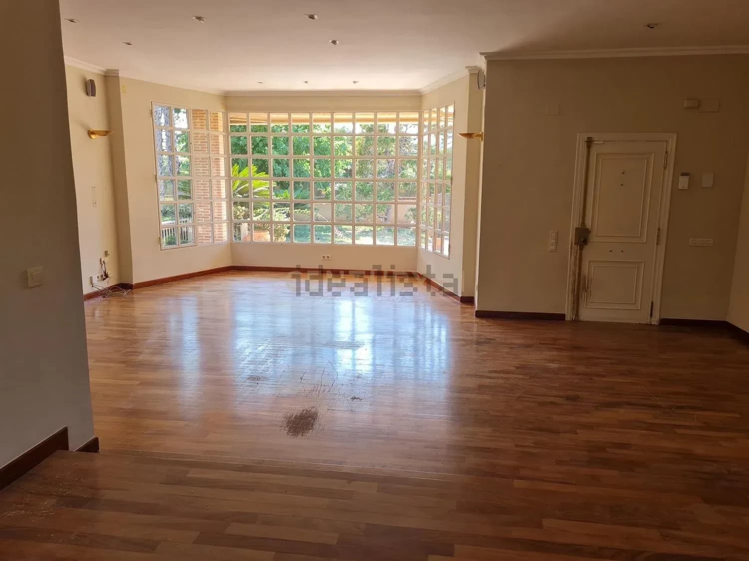 3 bedroom Villa for sale in Paterna with garage - € 830,000 (Ref: 9191597)