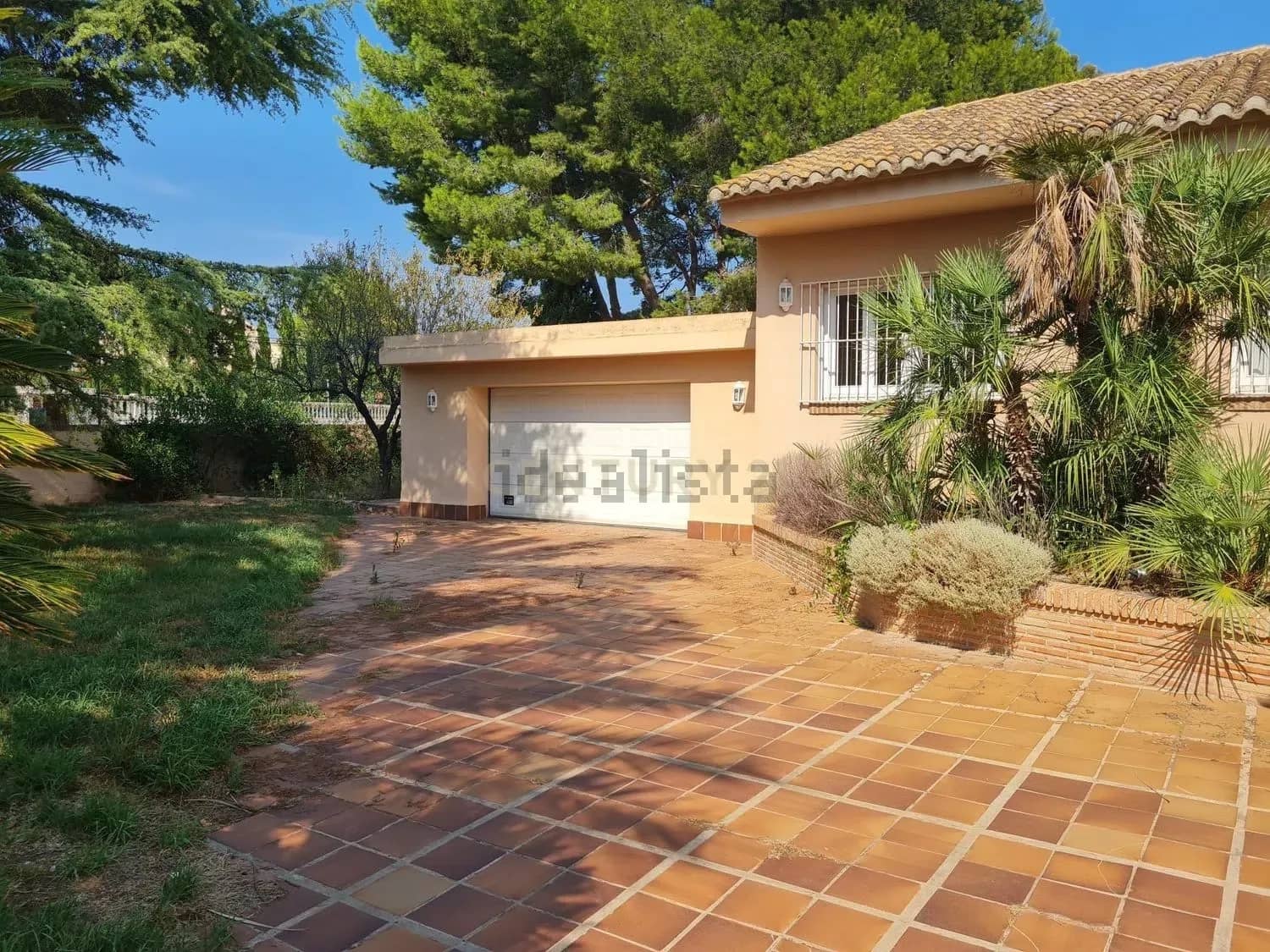 3 bedroom Villa for sale in Paterna with garage - € 830,000 (Ref: 9191597)