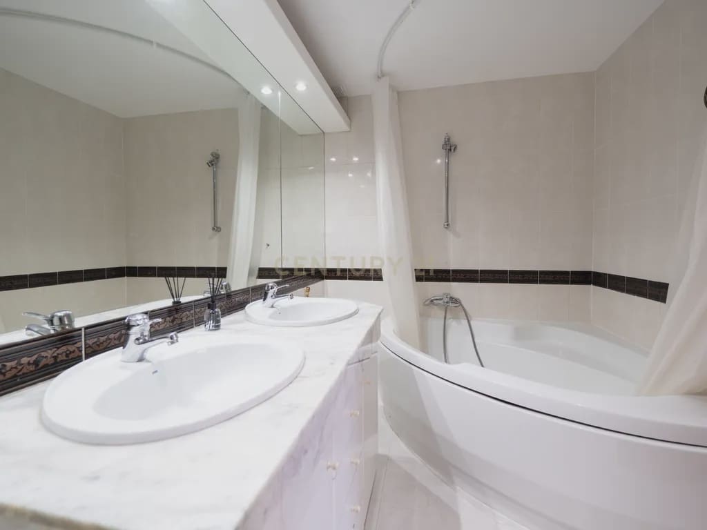 4 soverom Kjedet enebolig til salgs i Cambrils med svømmebasseng garasje - € 415 000 (Ref: 9191875)