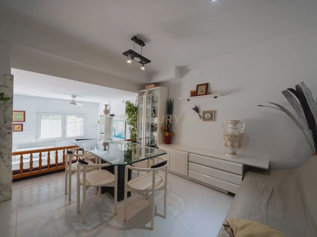 4 soverom Kjedet enebolig til salgs i Cambrils med svømmebasseng garasje - € 415 000 (Ref: 9191875)