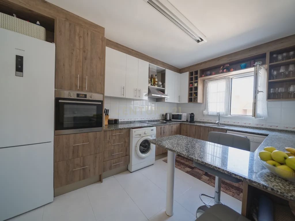 4 soverom Kjedet enebolig til salgs i Cambrils med svømmebasseng garasje - € 415 000 (Ref: 9191875)