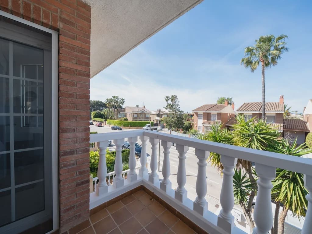 4 soverom Kjedet enebolig til salgs i Cambrils med svømmebasseng garasje - € 415 000 (Ref: 9191875)