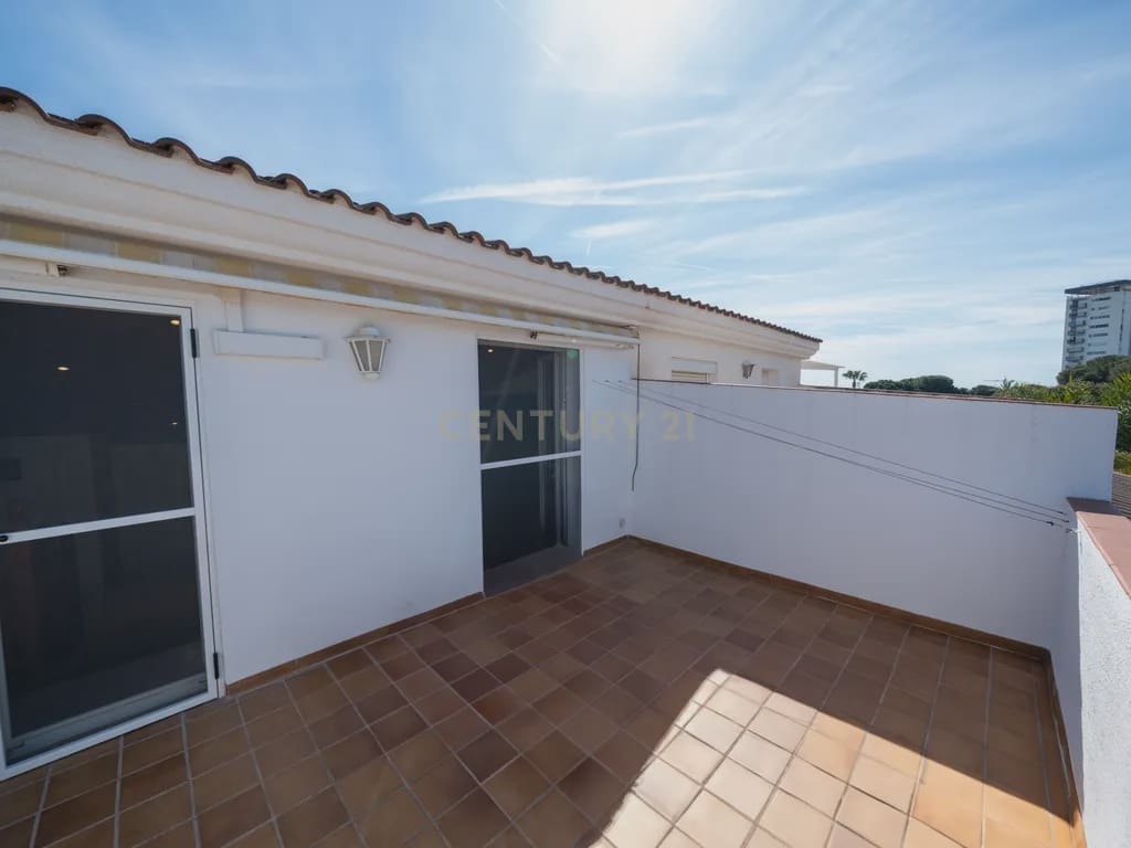 4 soverom Kjedet enebolig til salgs i Cambrils med svømmebasseng garasje - € 415 000 (Ref: 9191875)
