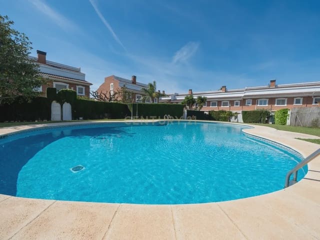 4 slaapkamer Halfvrijstaande villa te koop in Cambrils met zwembad garage - € 415.000 (Ref: 9191875)