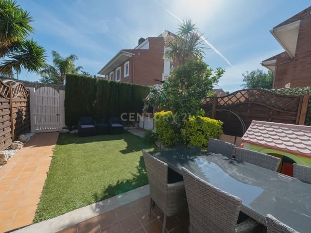 4 slaapkamer Halfvrijstaande villa te koop in Cambrils met zwembad garage - € 415.000 (Ref: 9191875)