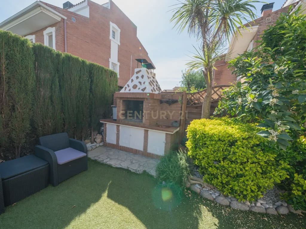 4 soverom Kjedet enebolig til salgs i Cambrils med svømmebasseng garasje - € 415 000 (Ref: 9191875)