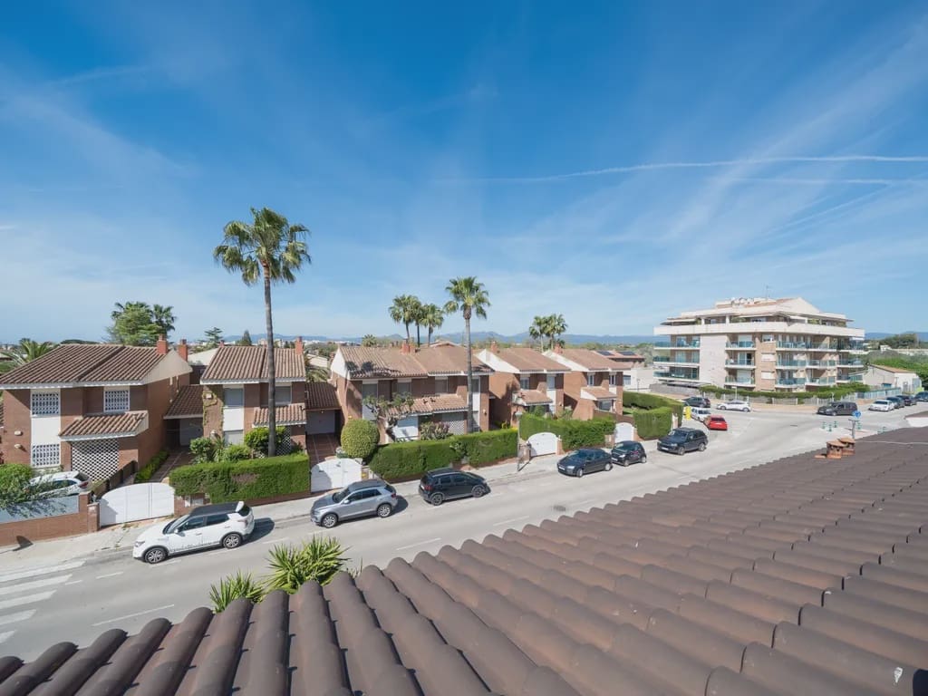 4 soverom Kjedet enebolig til salgs i Cambrils med svømmebasseng garasje - € 415 000 (Ref: 9191875)