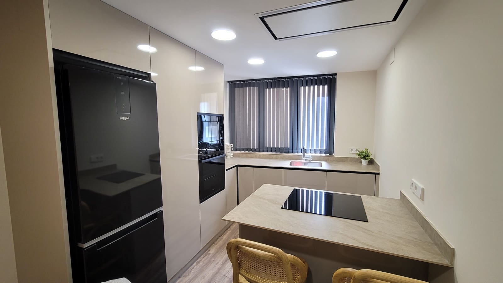 1 makuuhuone Yksiö vuokrattavana paikassa Valencia kaupunki - 1 150 € (Ref: 9337108)