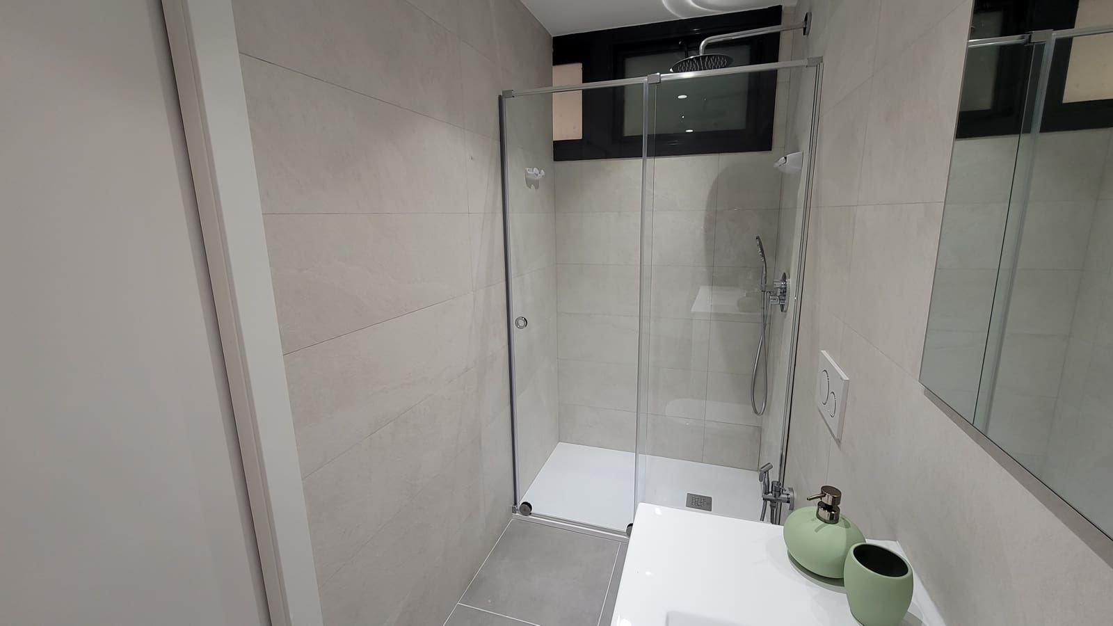 1 makuuhuone Yksiö vuokrattavana paikassa Valencia kaupunki - 1 150 € (Ref: 9337108)