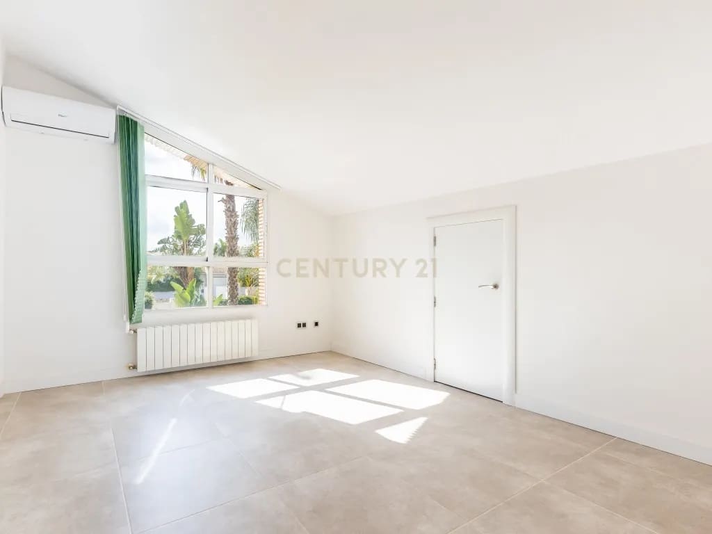 6 soverom Villa til salgs i San Antonio de Benageber med svømmebasseng garasje - € 1 500 000 (Ref: 9337239)