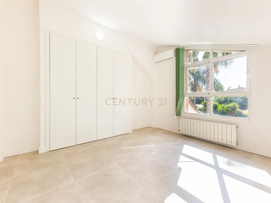 6 soverom Villa til salgs i San Antonio de Benageber med svømmebasseng garasje - € 1 500 000 (Ref: 9337239)