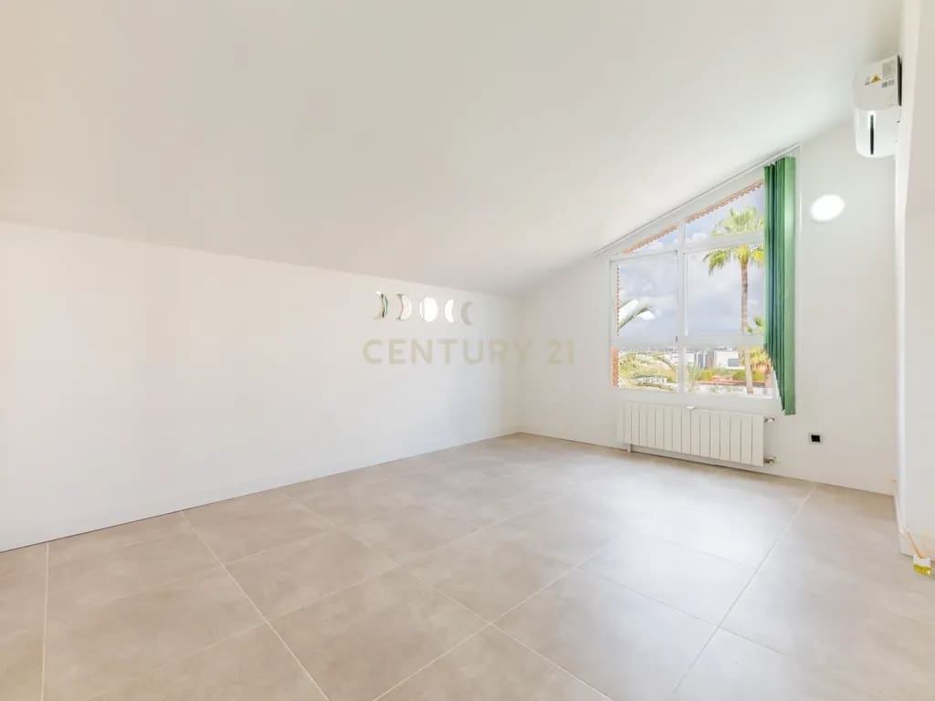 6 soverom Villa til salgs i San Antonio de Benageber med svømmebasseng garasje - € 1 500 000 (Ref: 9337239)