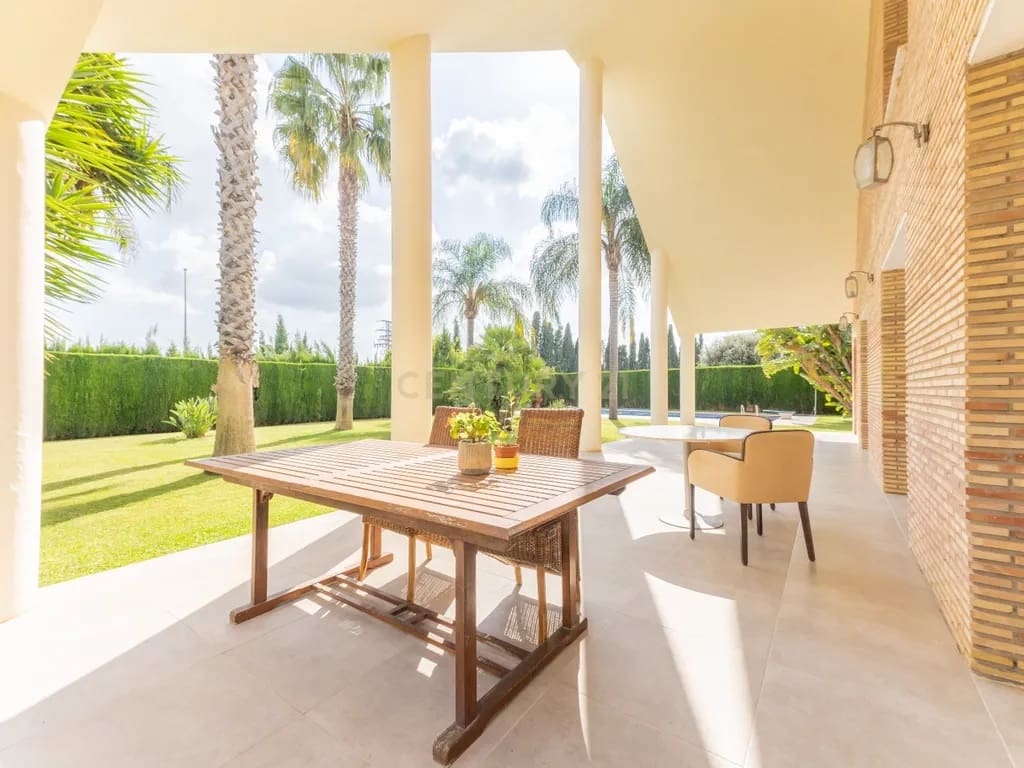 6 soverom Villa til salgs i San Antonio de Benageber med svømmebasseng garasje - € 1 500 000 (Ref: 9337239)