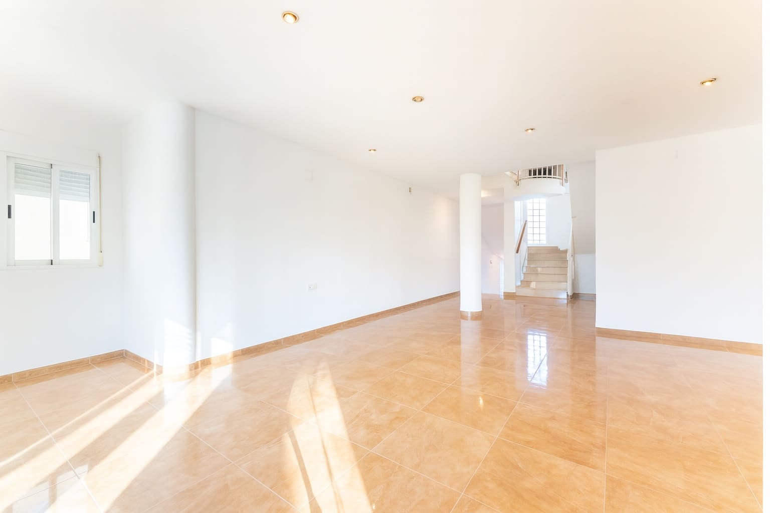 4 soveværelse Villa til salg i L'Eliana med swimmingpool garage - € 733.000 (Ref: 9418786)