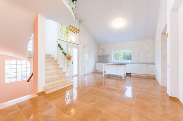 4 bedroom Villa for sale in L'Eliana with pool garage - € 649,900 (Ref: 9418786)