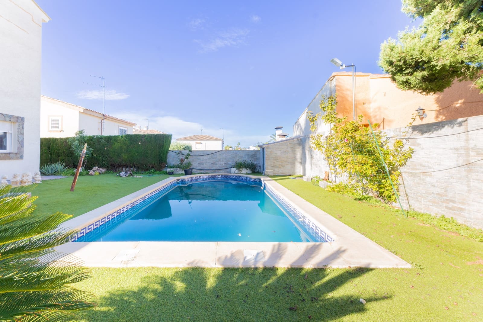 4 soveværelse Villa til salg i L'Eliana med swimmingpool garage - € 733.000 (Ref: 9418786)