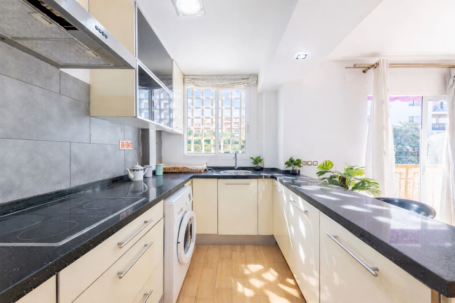 2 slaapkamer Flat te koop in Burjassot - € 182.000 (Ref: 9626080)