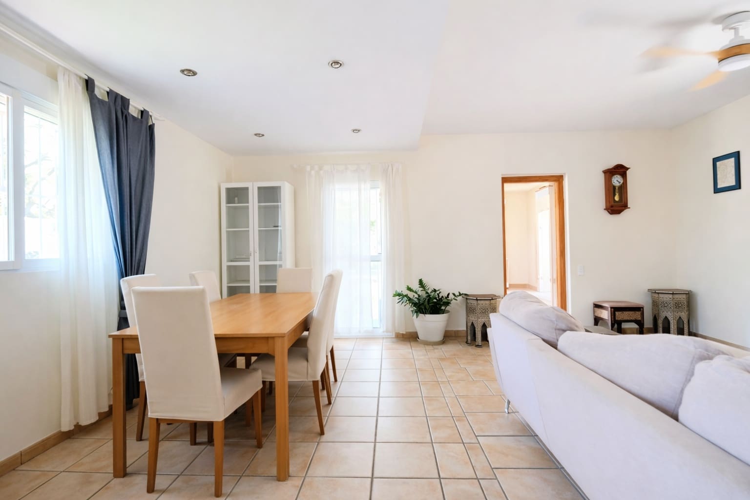 5 makuuhuone Huvila myytävänä paikassa L'Eliana mukana uima-altaan 
autotalli - 685 000 € (Ref: 9631386)