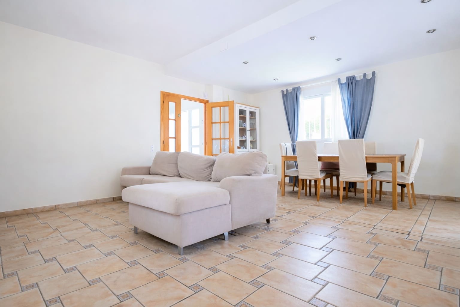 5 makuuhuone Huvila myytävänä paikassa L'Eliana mukana uima-altaan 
autotalli - 685 000 € (Ref: 9631386)