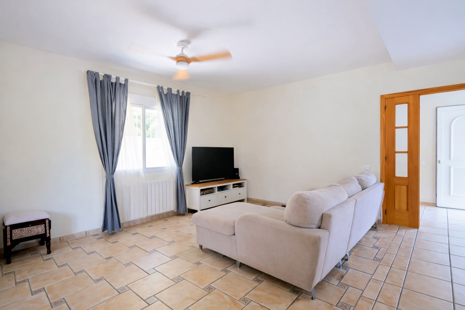 5 makuuhuone Huvila myytävänä paikassa L'Eliana mukana uima-altaan 
autotalli - 685 000 € (Ref: 9631386)