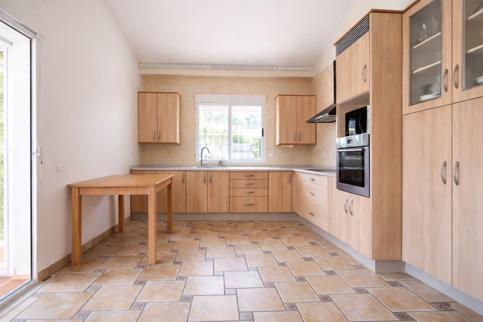 5 makuuhuone Huvila myytävänä paikassa L'Eliana mukana uima-altaan 
autotalli - 685 000 € (Ref: 9631386)