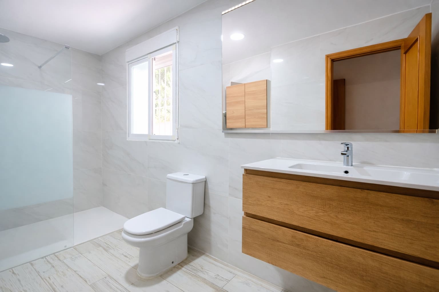 5 makuuhuone Huvila myytävänä paikassa L'Eliana mukana uima-altaan 
autotalli - 685 000 € (Ref: 9631386)