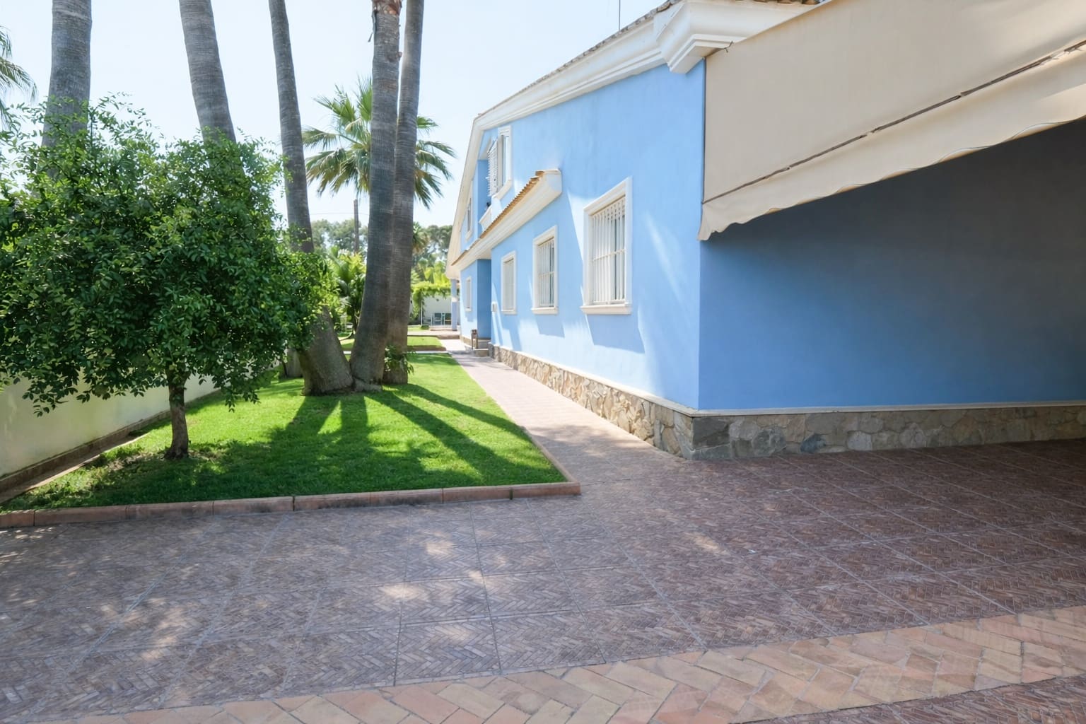 5 makuuhuone Huvila myytävänä paikassa L'Eliana mukana uima-altaan 
autotalli - 685 000 € (Ref: 9631386)