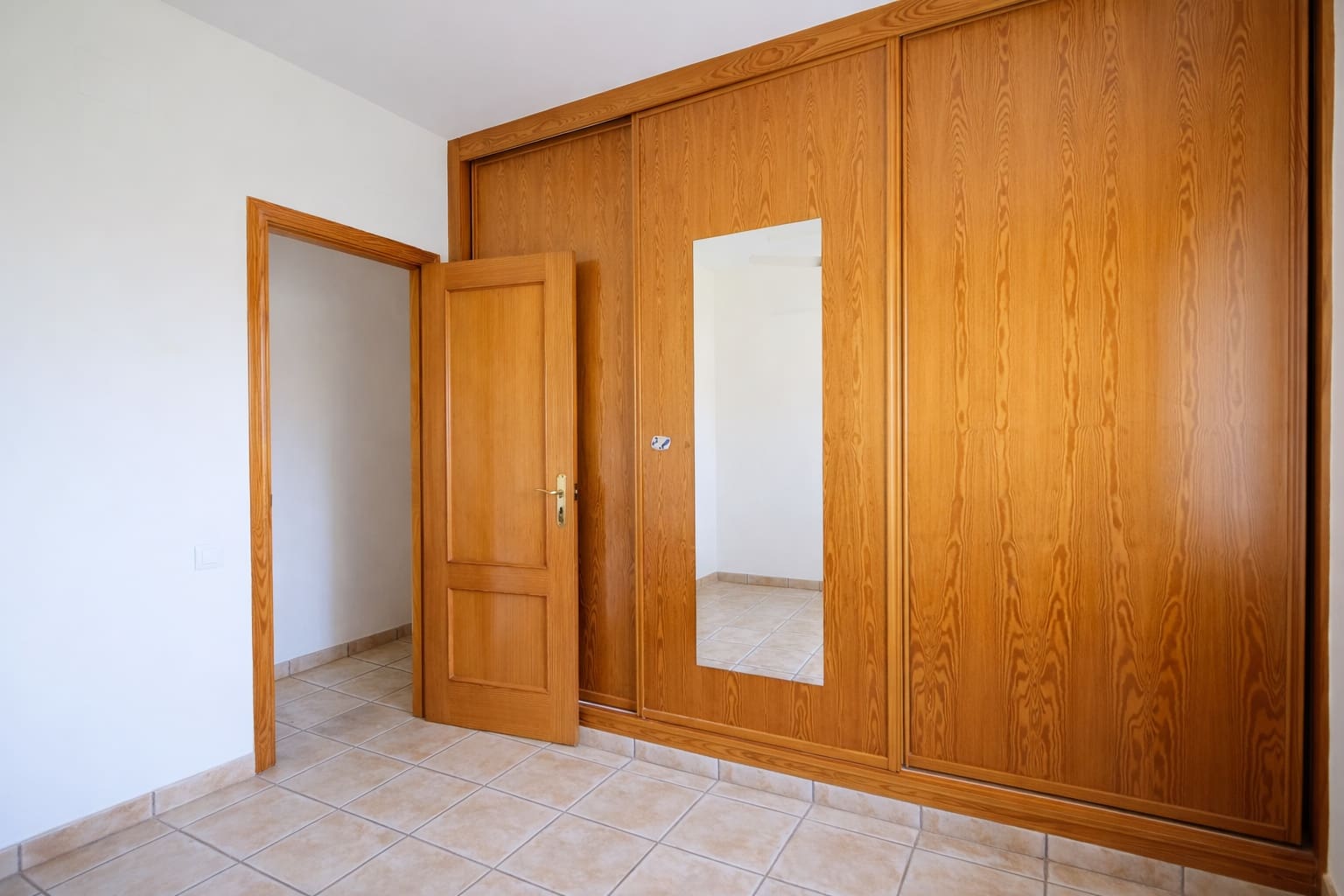 5 makuuhuone Huvila myytävänä paikassa L'Eliana mukana uima-altaan 
autotalli - 685 000 € (Ref: 9631386)