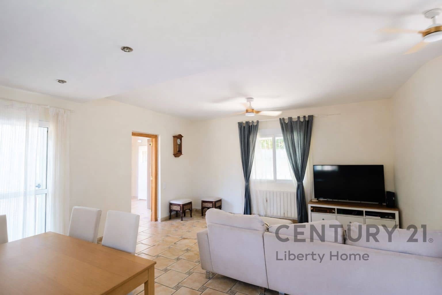 5 bedroom Villa for sale in L'Eliana with pool garage - € 685,000 (Ref: 9631386)