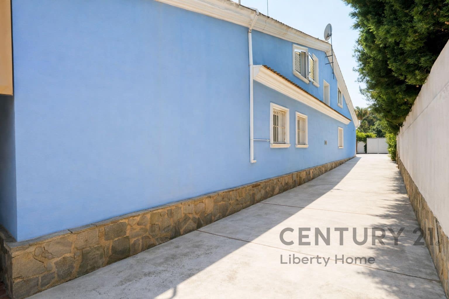 5 bedroom Villa for sale in L'Eliana with pool garage - € 685,000 (Ref: 9631386)