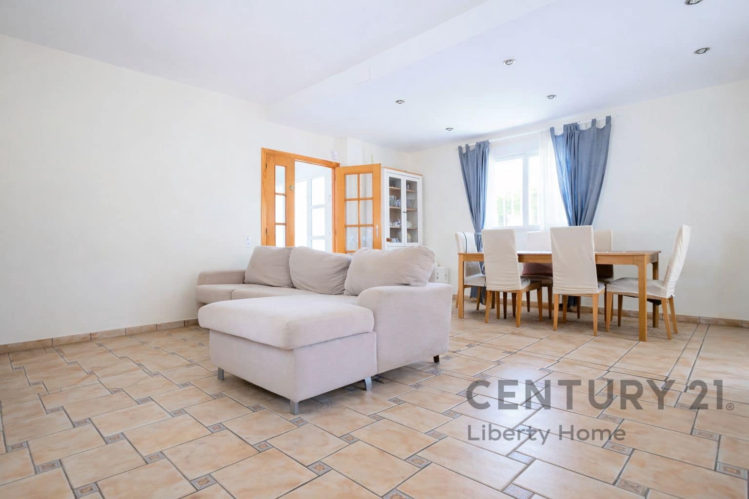 5 bedroom Villa for sale in L'Eliana with pool garage - € 685,000 (Ref: 9631386)