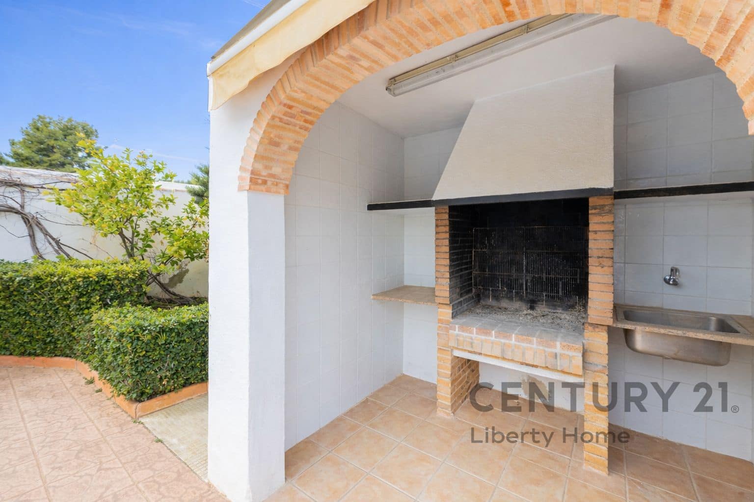5 bedroom Villa for sale in L'Eliana with pool garage - € 685,000 (Ref: 9631386)