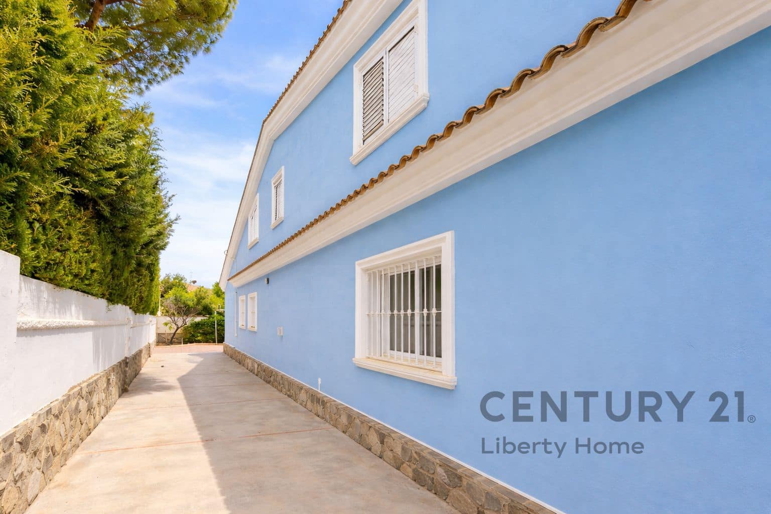 5 bedroom Villa for sale in L'Eliana with pool garage - € 685,000 (Ref: 9631386)