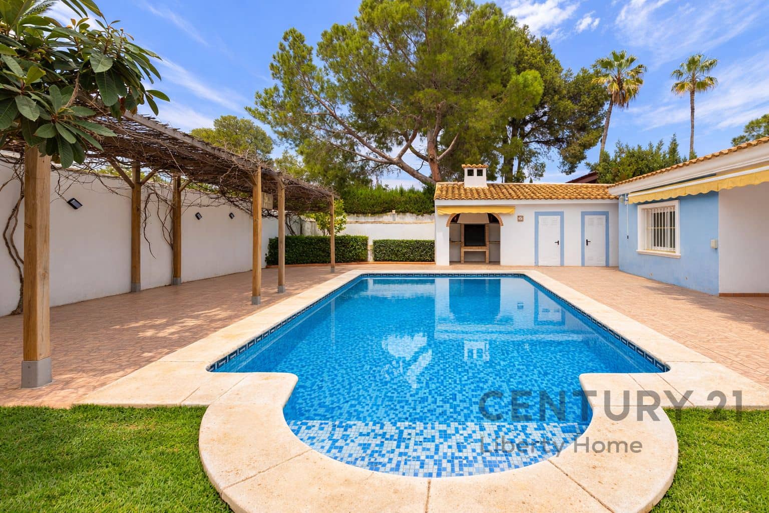5 bedroom Villa for sale in L'Eliana with pool garage - € 685,000 (Ref: 9631386)