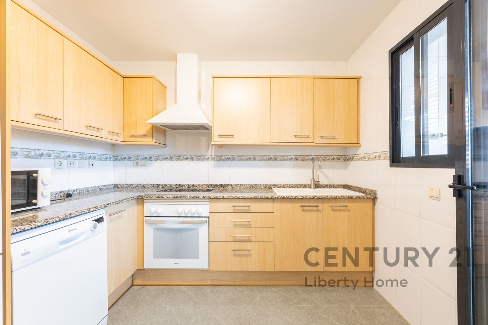 4 soverom Leilighet til leie i Valencia by med garasje - € 2 350 (Ref: 9750841)