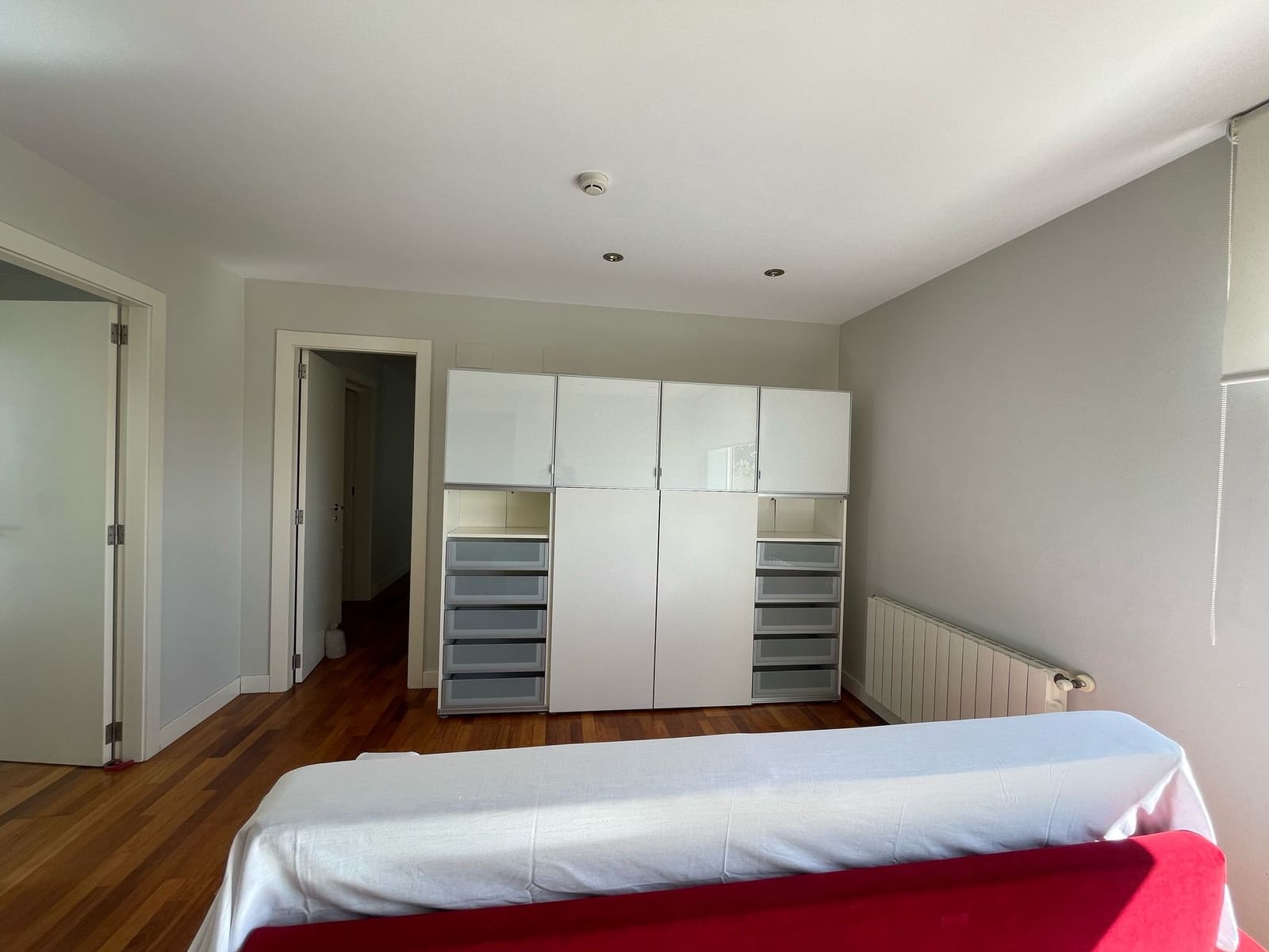 4 makuuhuone Huvila vuokrattavana paikassa Torrent mukana uima-altaan 
autotalli - 2 700 € (Ref: 9793390)