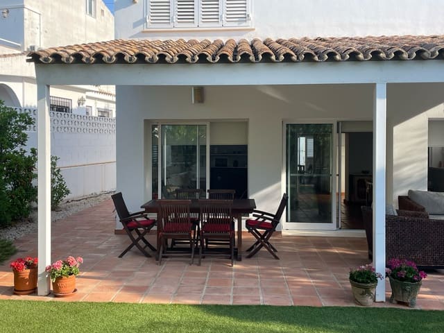 Chalet de 4 habitaciones en El Vedat de Torrente, Torrent en alquiler con piscina garaje - 2.700 € (Ref: 9793390)