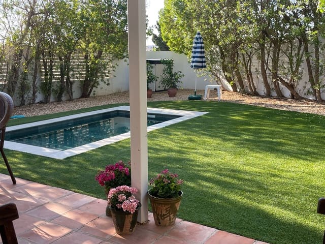 Chalet de 4 habitaciones en El Vedat de Torrente, Torrent en alquiler con piscina garaje - 2.700 € (Ref: 9793390)