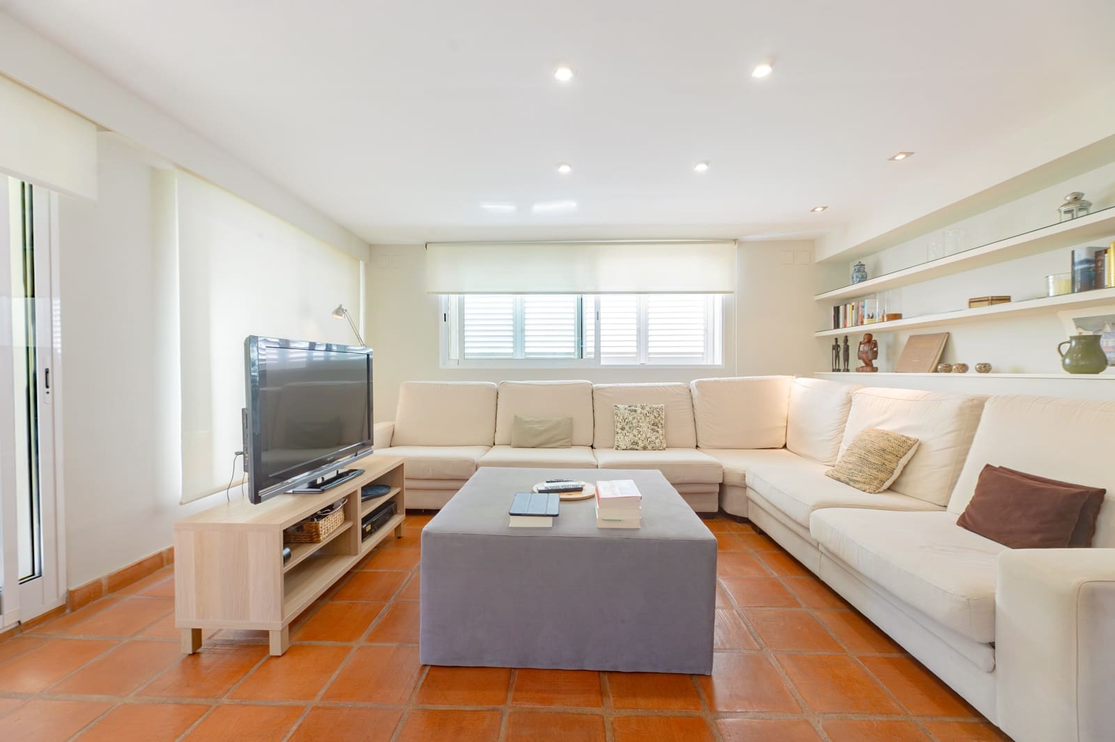 4 camera da letto Villa da affittare in Torrent con piscina garage - 2.700 € (Rif: 9793390)