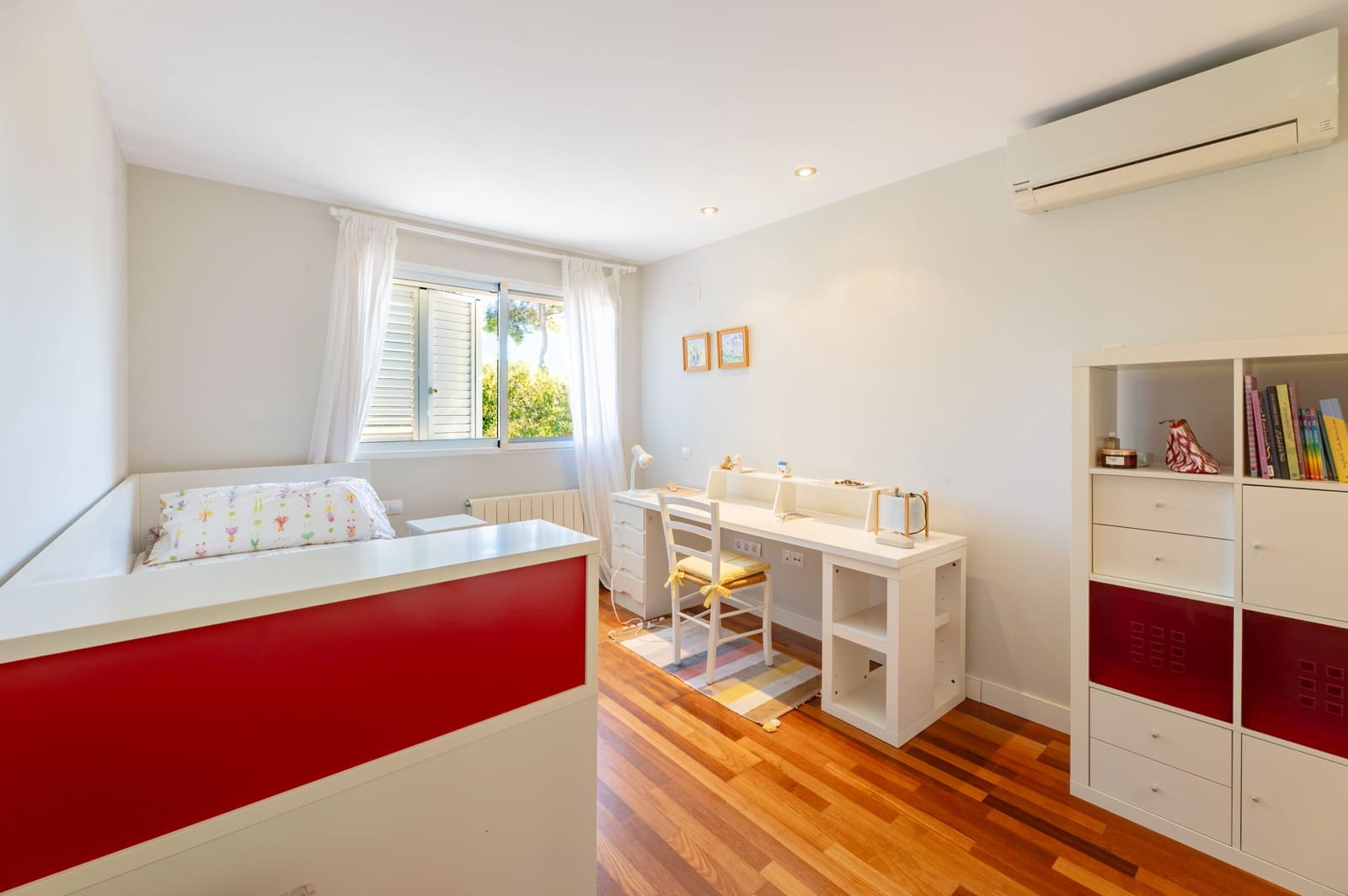 4 camera da letto Villa da affittare in Torrent con piscina garage - 2.700 € (Rif: 9793390)
