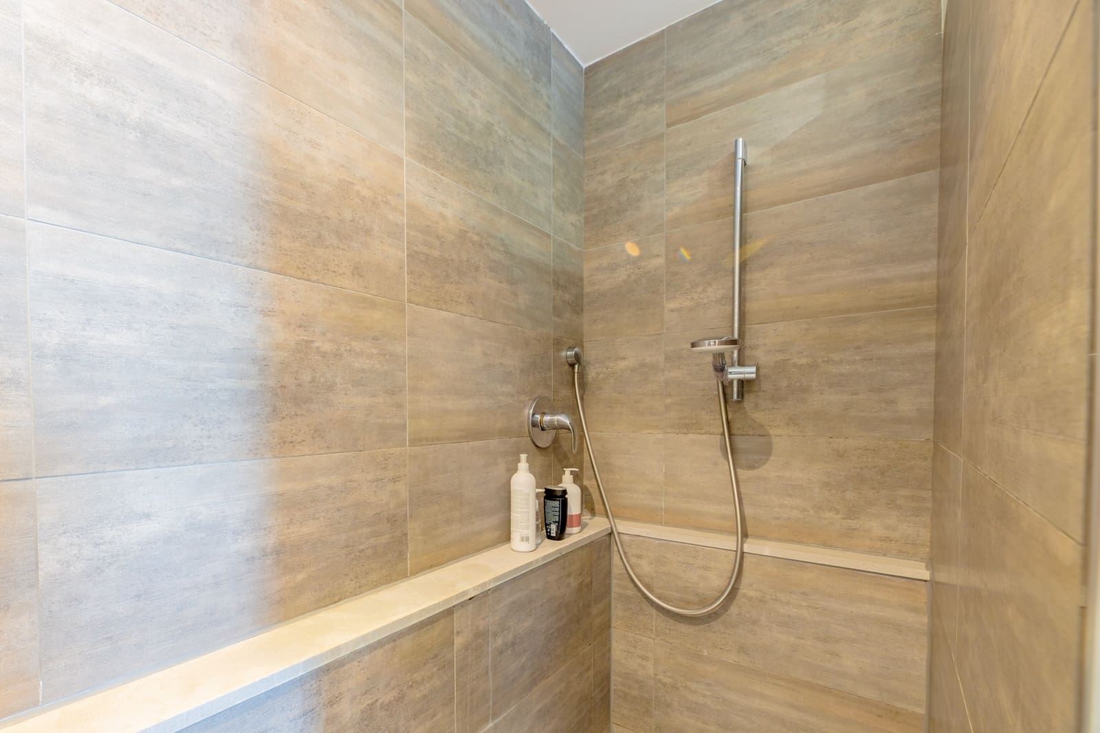 4 camera da letto Villa da affittare in Torrent con piscina garage - 2.700 € (Rif: 9793390)