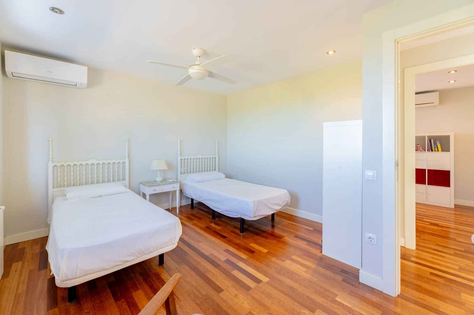 4 camera da letto Villa da affittare in Torrent con piscina garage - 2.700 € (Rif: 9793390)