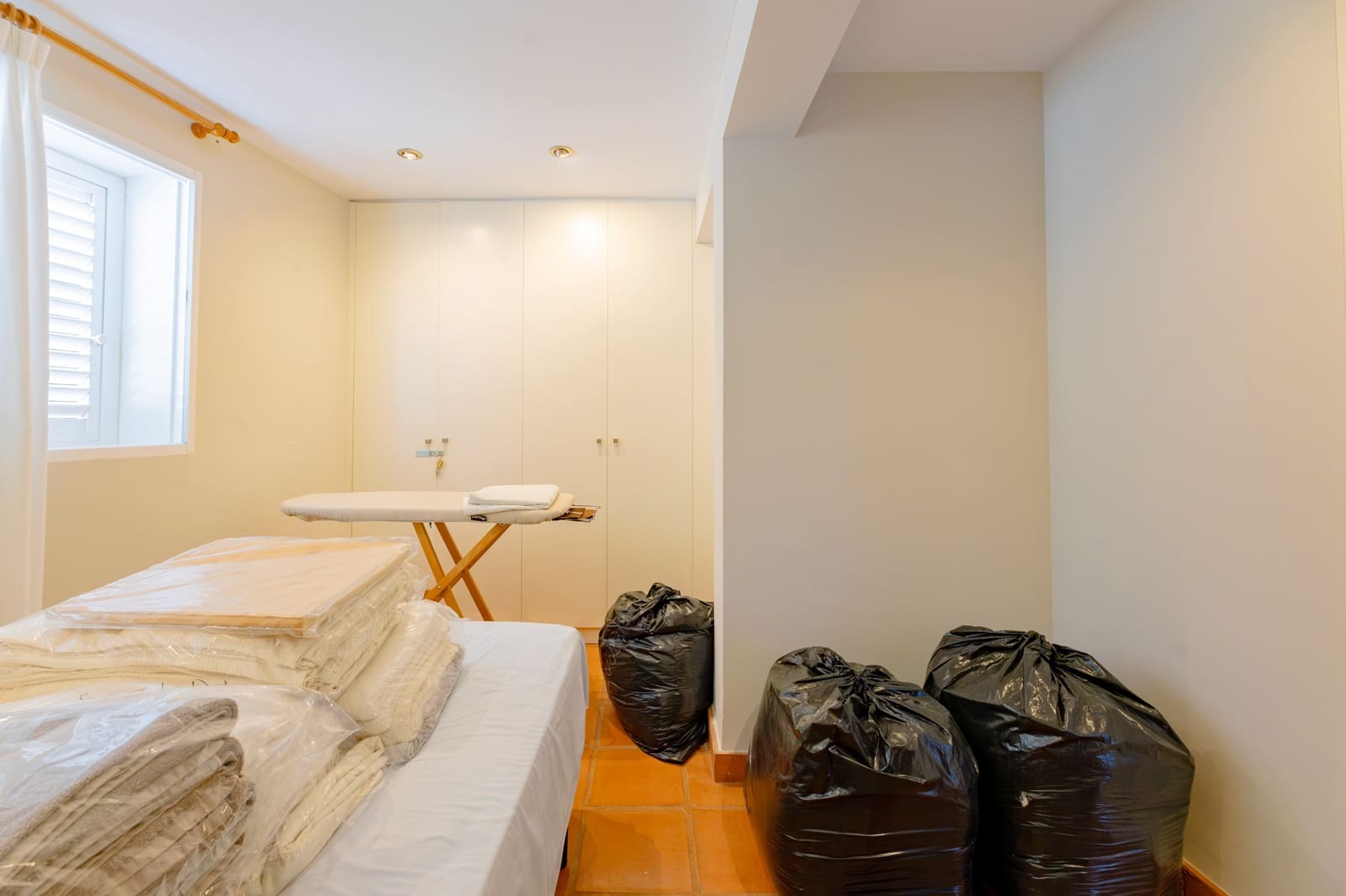 4 camera da letto Villa da affittare in Torrent con piscina garage - 2.700 € (Rif: 9793390)