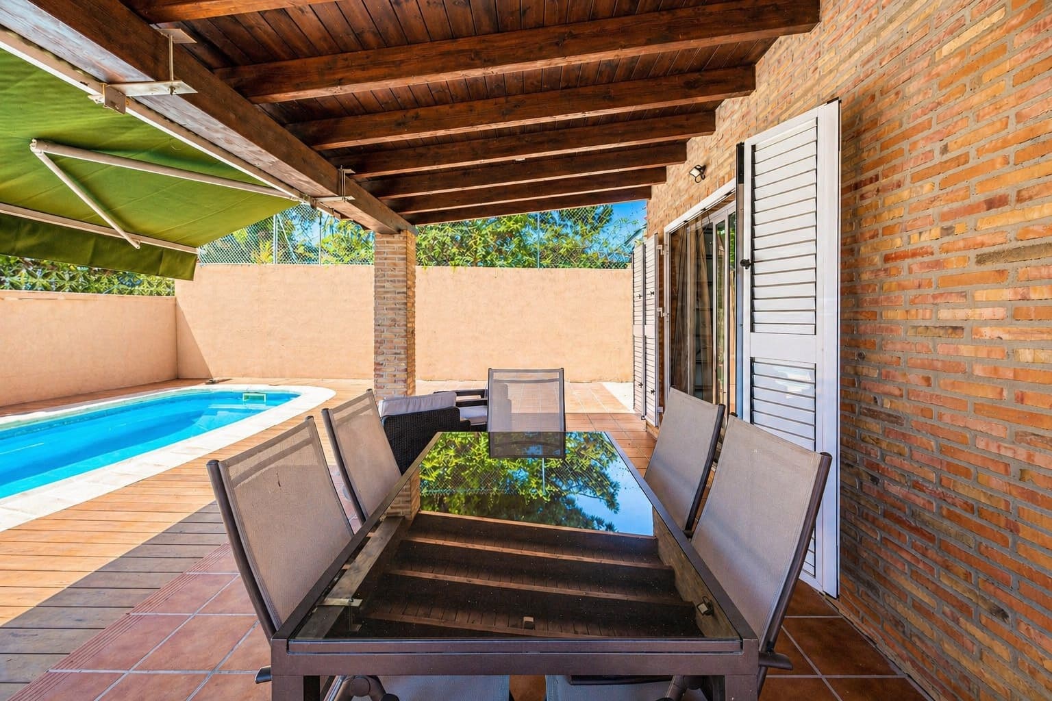5 quarto Moradia para venda em Paterna com piscina garagem - 660 000 € (Ref: 9820945)